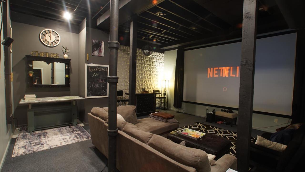160Inch Home Movie Theater- Great For Movie Night! Omaha Exteriör bild