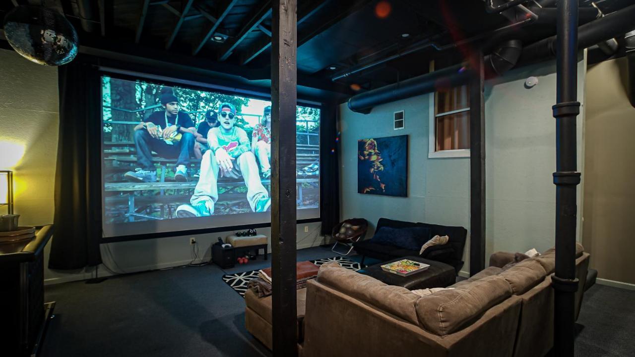 160Inch Home Movie Theater- Great For Movie Night! Omaha Exteriör bild